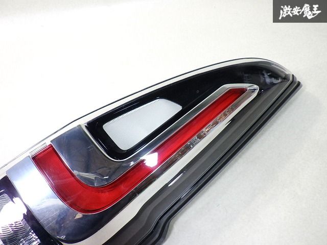 スズキ 純正 5AA-MA37S MA37S ソリオ 2022年4月 LED テール
