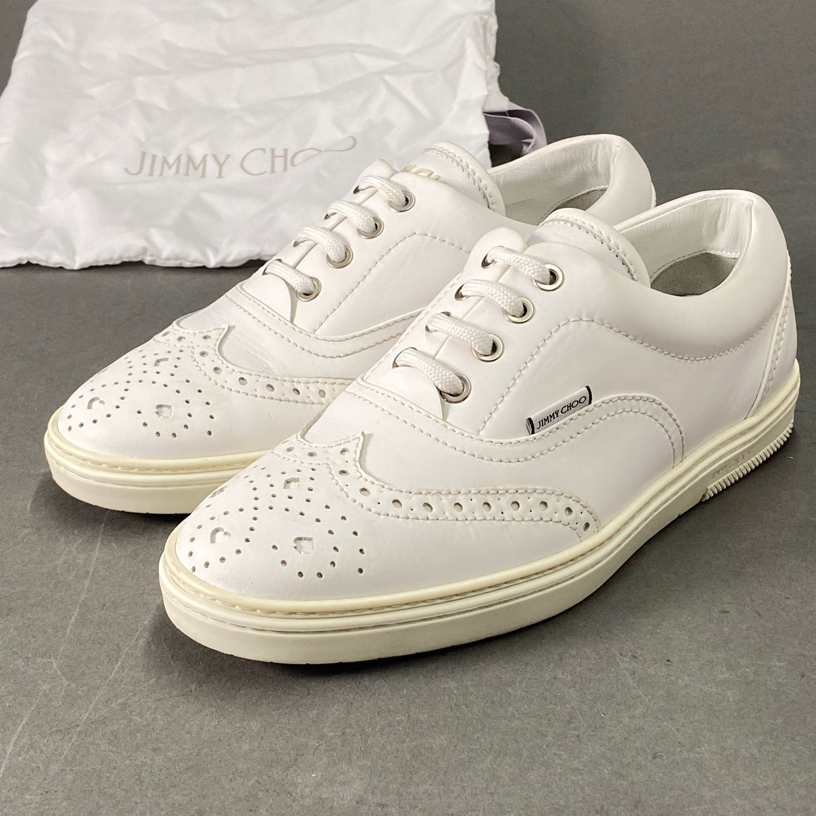 3L7《美品》JIMMY CHOO ジミーチュウ トランプメダリオンスニーカー 39 