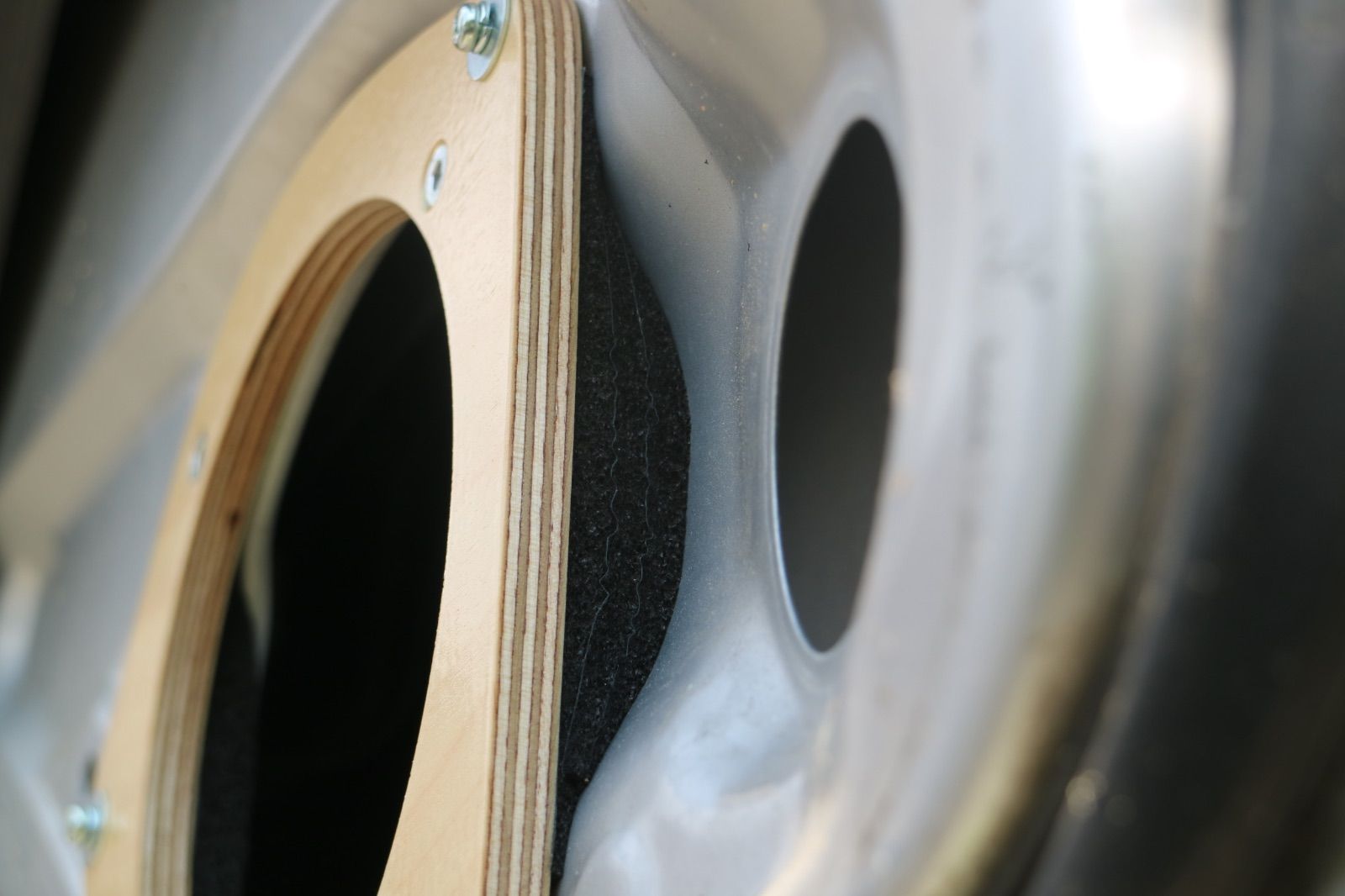 大好評！トヨタ200系ハイエース用 バーチ積層合板インナーバッフル16cm