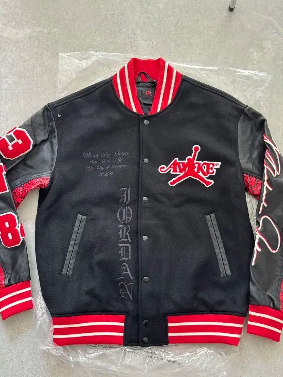 ジョーダン x アウェイク ニューヨーク Jordan Awake NY バーシティ ジャケット