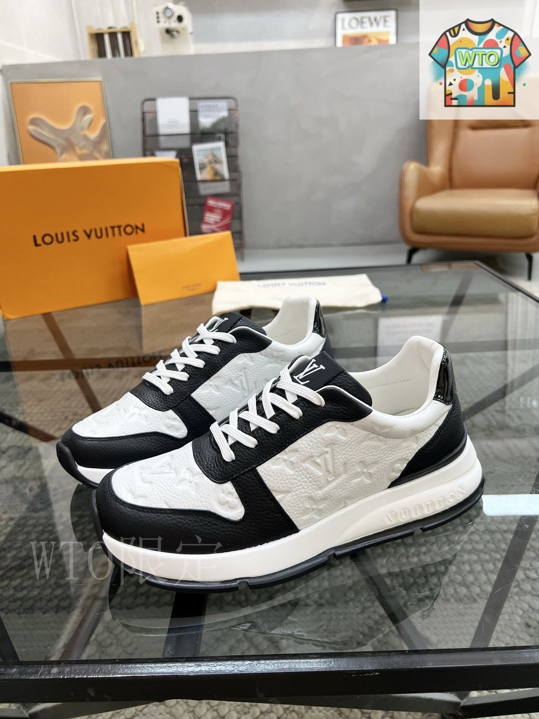 Louis Vuitton スニーカー LOUIS VUITTON ルイ・ヴィトン スニーカー スニーカー シルバー