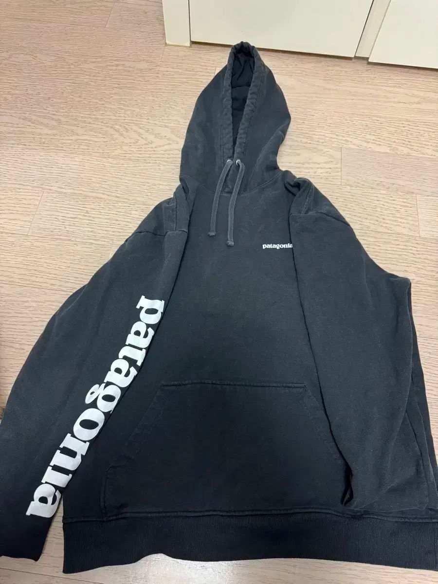 【雷市場（ポンジャン）商品韓国直送】 patagonia(パタゴニア) XL フード付きTシャツ 裏起毛