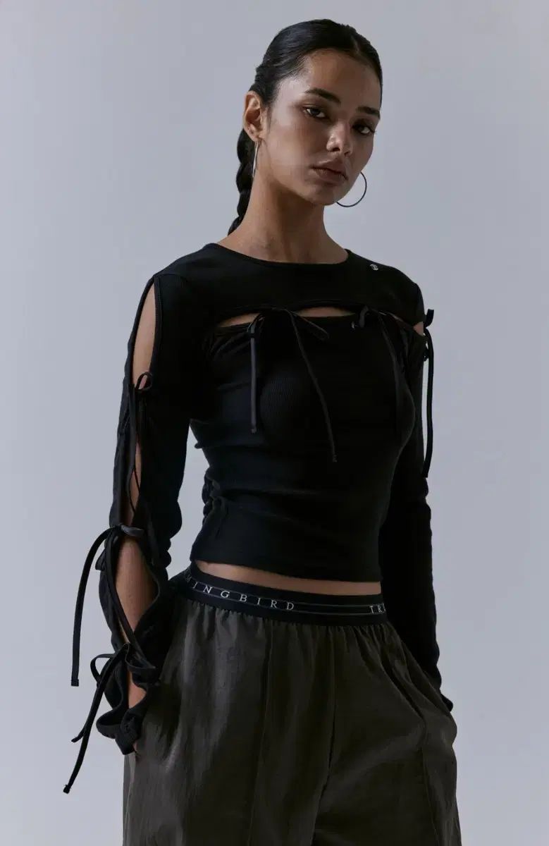 トリミングバード スリット ストラップ ロング スリーブ -