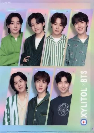 防弾少年団 BTS クリアファイル Amazon.co.jp: 防弾少年団 BTS バンタン グッズ「 グラフィック