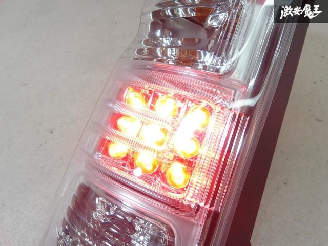 ステップワゴン RK5/RK6 LED テールライト STANLEY P8896 ホンダ 純正 RK5 RK6 ステップワゴン スパーダ 前期 LED テール