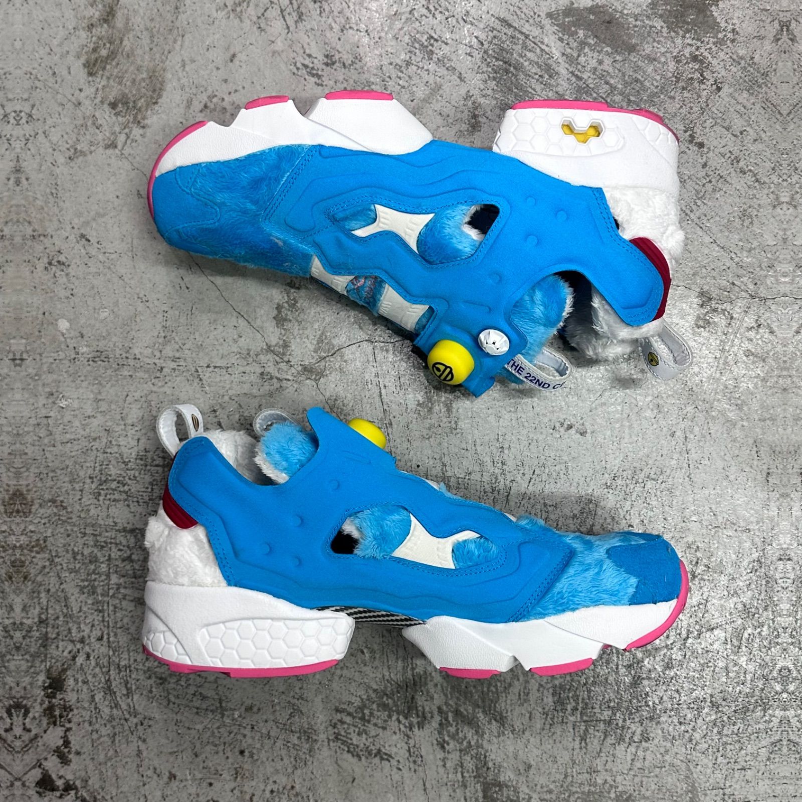 DORAEMON × atmos × REEBOK INSTAPUMP FURY OG 