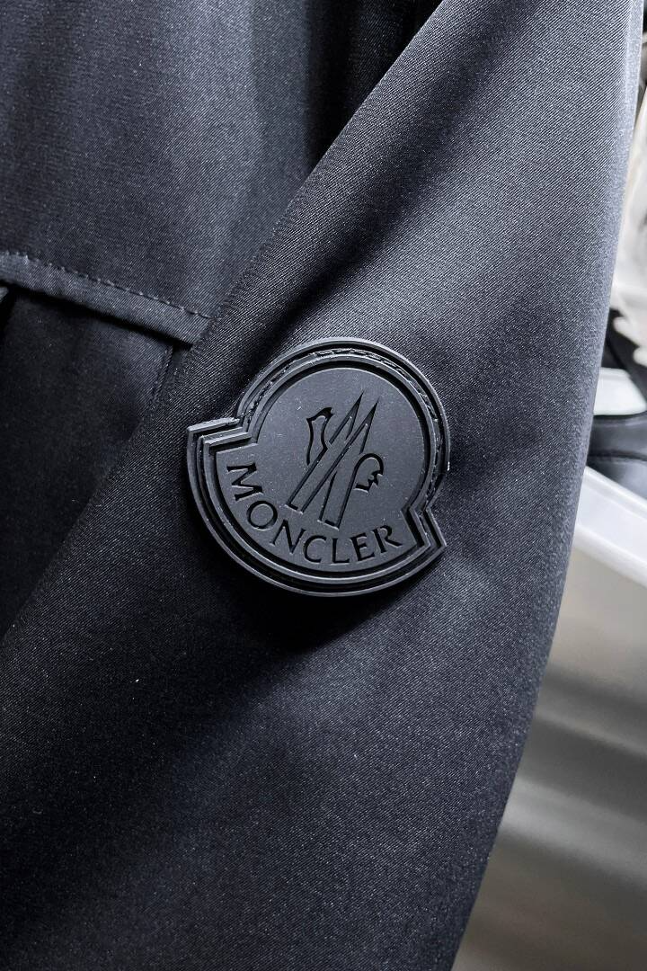 MONCLER   モンクレール   黒    M-3XL   ナイロンジャケット