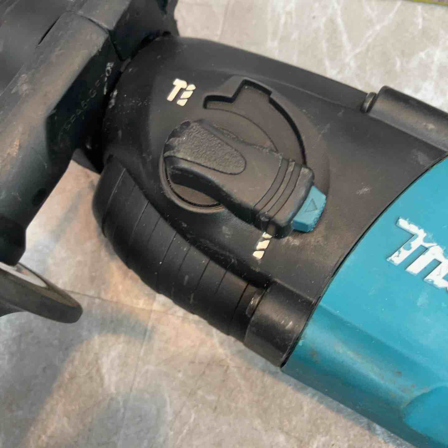 情報が満載。 マキタ コードレスハンマドリル HR165DZ 本体のみ 八潮店