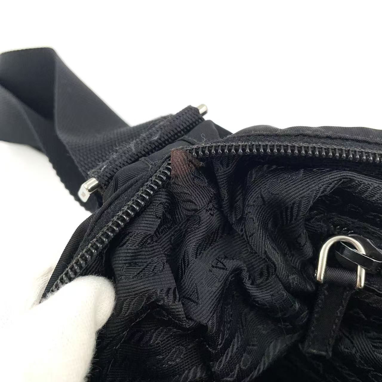 PRADA ショルダーバッグ ブラック 三角ロゴ レザー ナイロン カメラバッグ プラダ ショルダーバッグ ブラック ナイロン カメラバッグ 三角