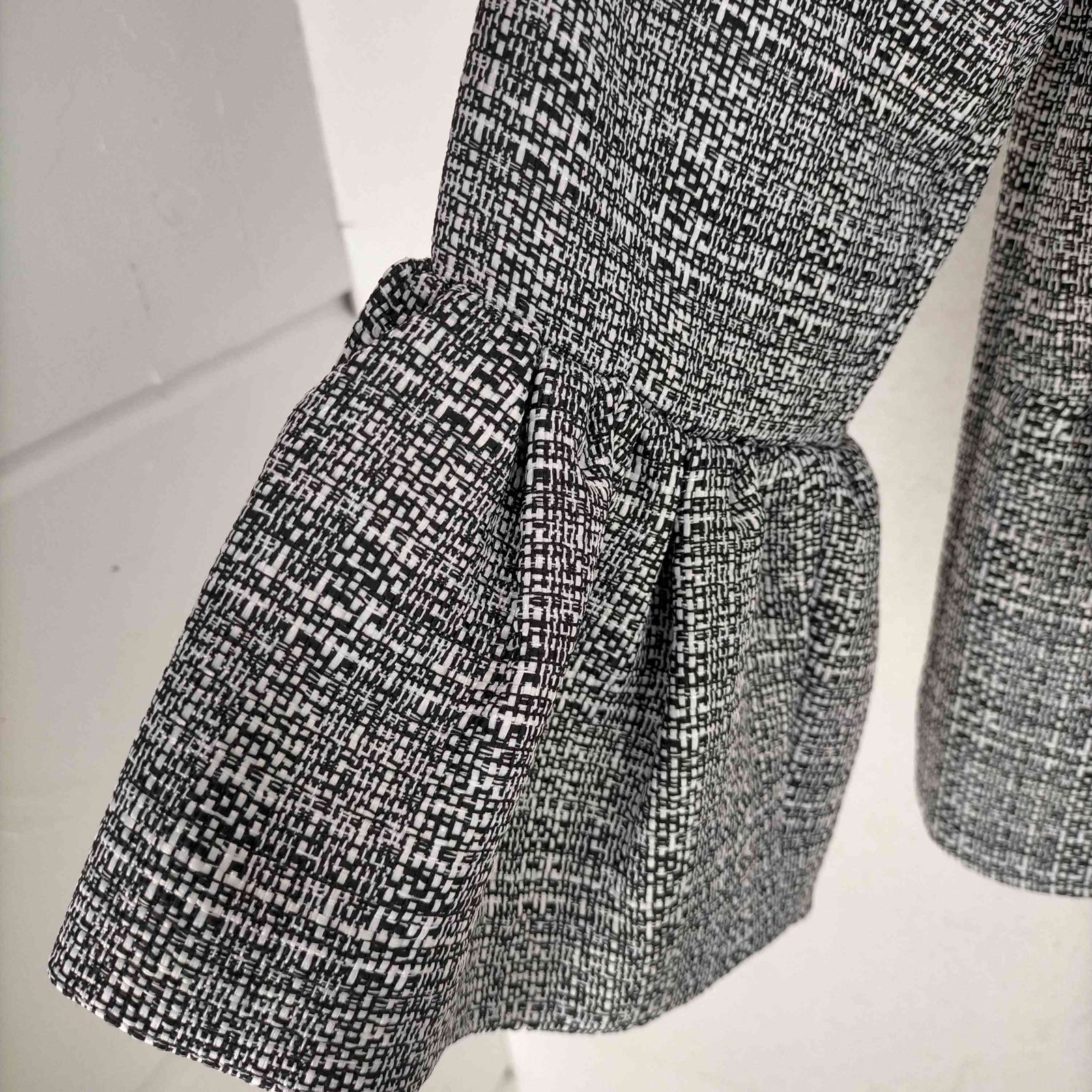 ミラオーウェン Mila Owen 23AW ベルスリーブノーカラー