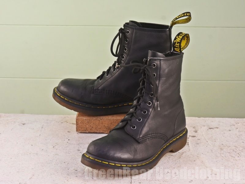 【驚きの破格値，正規品】 B717 メンズ Dr.Martens 8ホールブーツ 黒 41 25.5cm その他