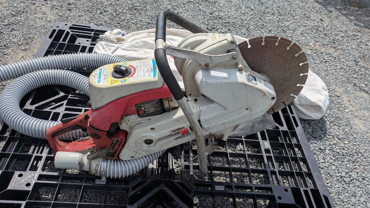 鹿児島発 新ダイワ エンジンカッターECD7500 ブレード、ホースダスト