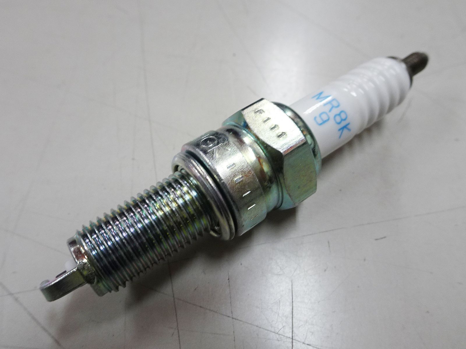 アツスパークプラグ MR8BI-8 新品　2本 アツスパークプラグ MR8BI-8 新品 2本 Amazon | モトグッチ V7