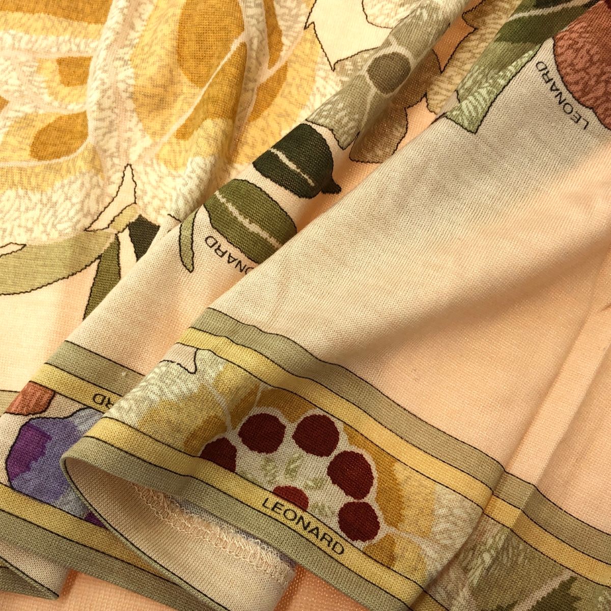 良好 LEONARD レオナール 花柄 長袖ニット サイズ:L ベージュ ウール