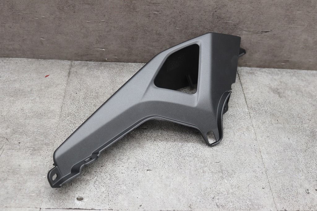 ヤマハ　純正　新品　FZ25　ABS(-19年)　テールカウル右　B9-F171X-00-P1　