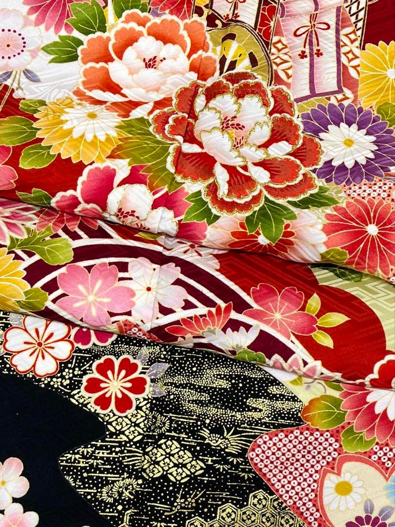 振袖 刺繍 金彩 雪輪 四季の花々 紋意匠 正絹 ガード加工済 S220 振袖 刺繍 金彩 雪輪 四季の花々 紋意匠 正絹 ガード加工済 S220 2025