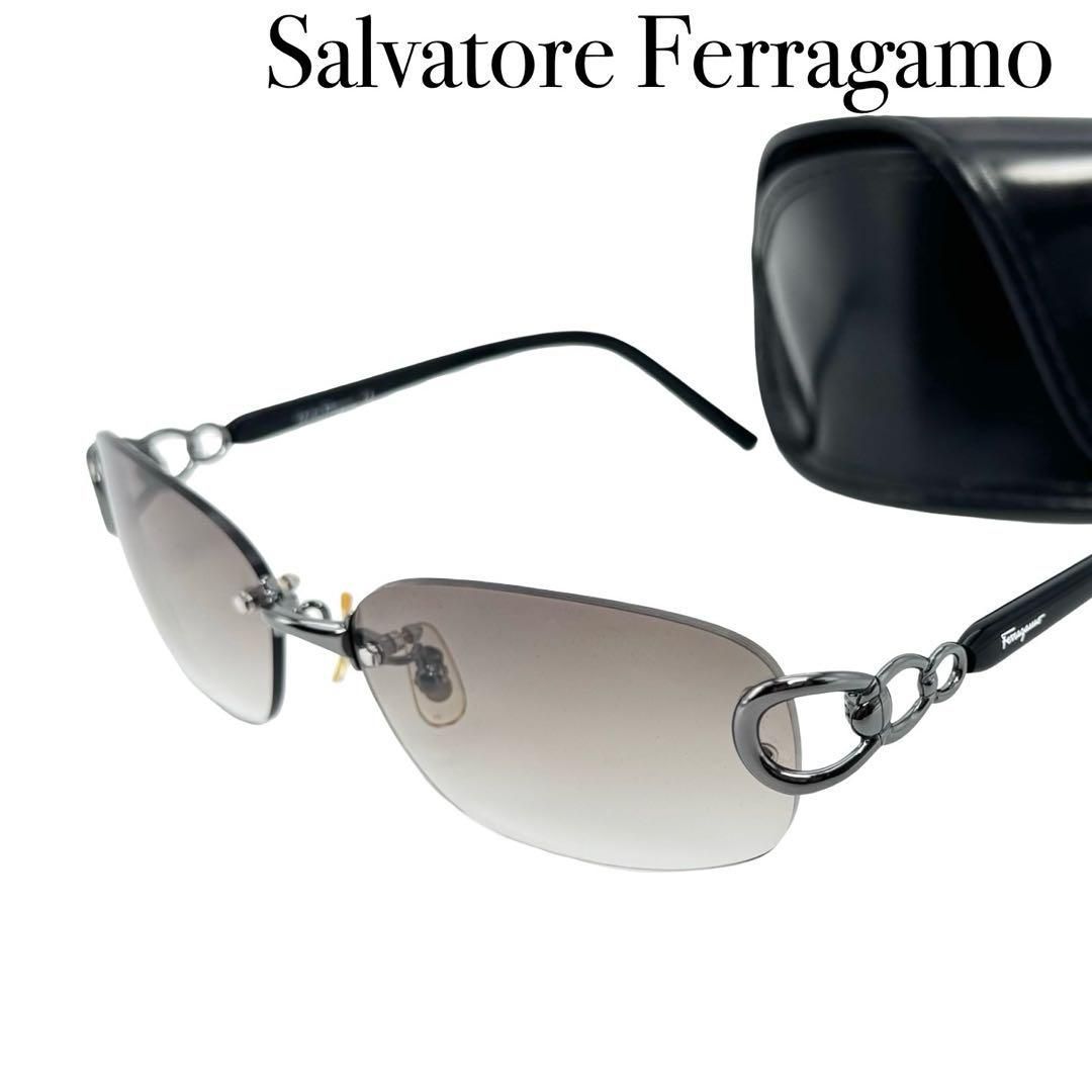極美品Ferragamoフェラガモ カフス ガンチーニモチーフ シルバー＆黒 楽天市場】フェラガモ ガンチーニ（カフス｜メンズジュエリー