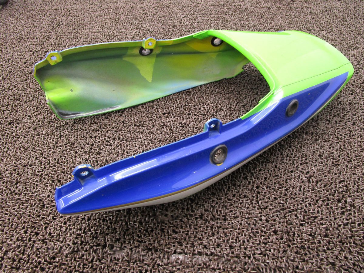 ZRX1100 シートカウル A5651 ZRT10C カワサキ ZXT10CE キャブ車