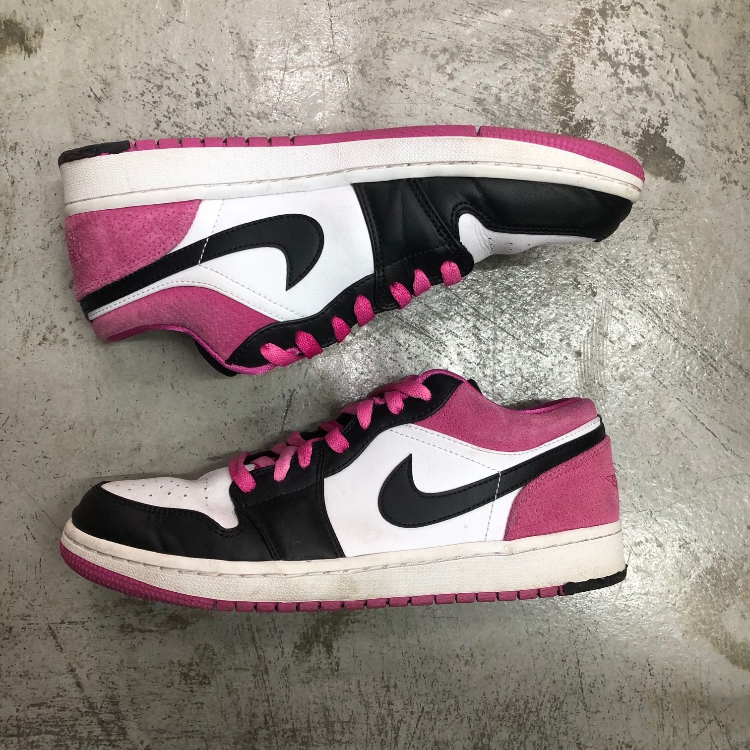 ランキング上位のプレゼント AIR NIKE JORDAN エア ナイキ BLACK/WHITE-MAGENTA LOW 1 靴
