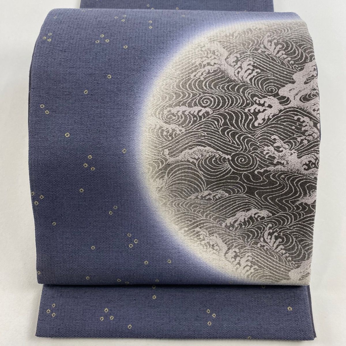 袋帯　ラメ糸織　童子おもちゃ青海波模様　お正月向　手彫本版染 美品 刺繍 波 夏着物 正絹“満ちる姿、描く流線、打ち上がる姿も