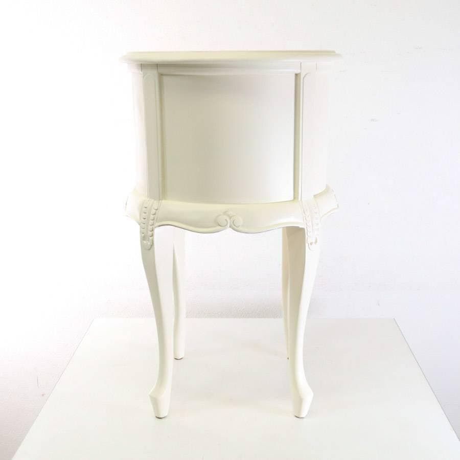 サイドテーブル