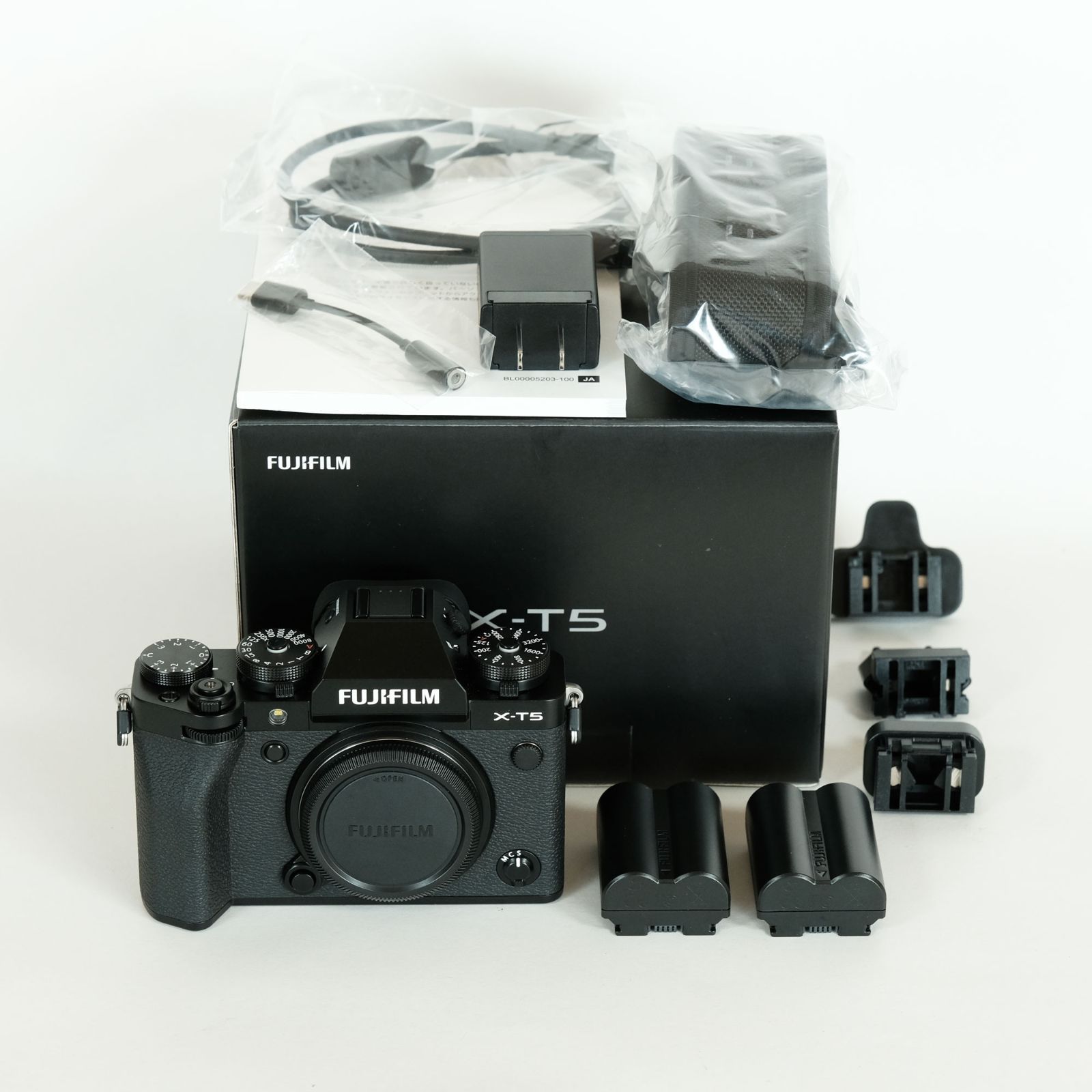 極美品｜シャッター数737回｜バッテリー2個] FUJIFILM X-T5 ボディ 
