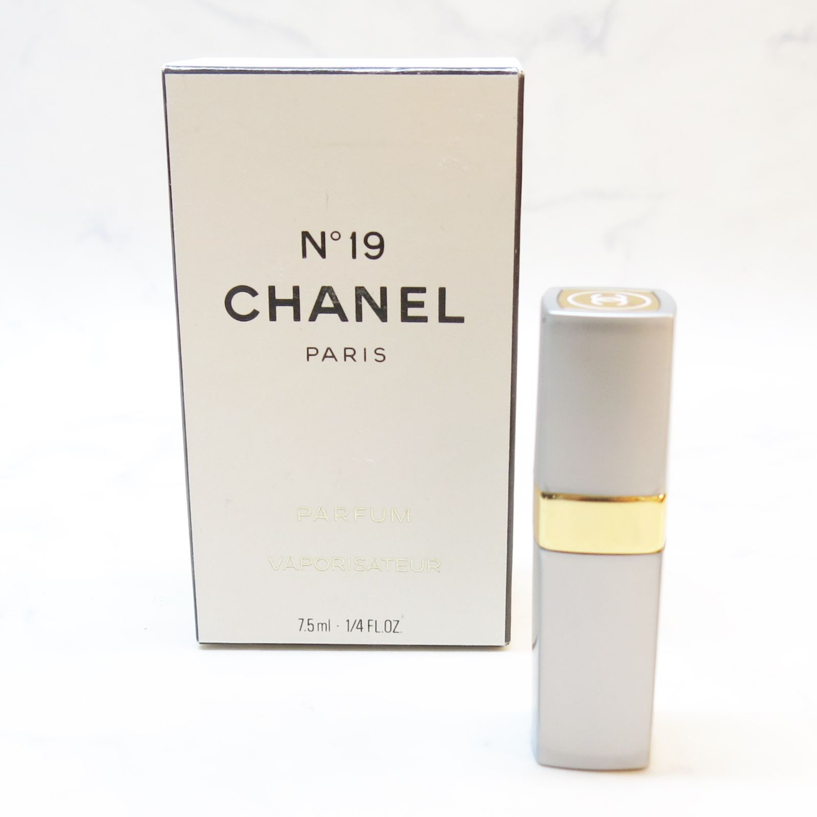 最新の激安 CHANEL No19 オードゥ トワレット（ヴァポリザター