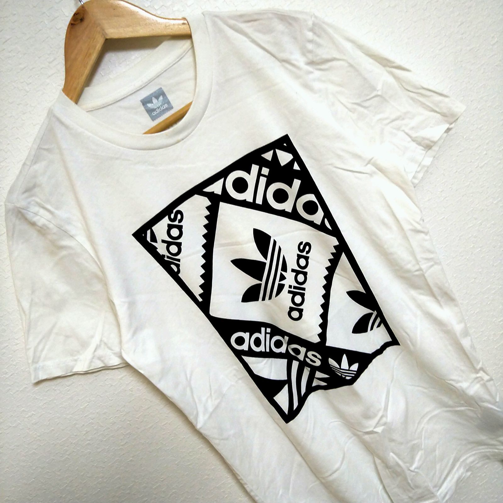 w^)b adidas アディダス Tシャツ 半袖 白 ホワイト 黒 プリント 