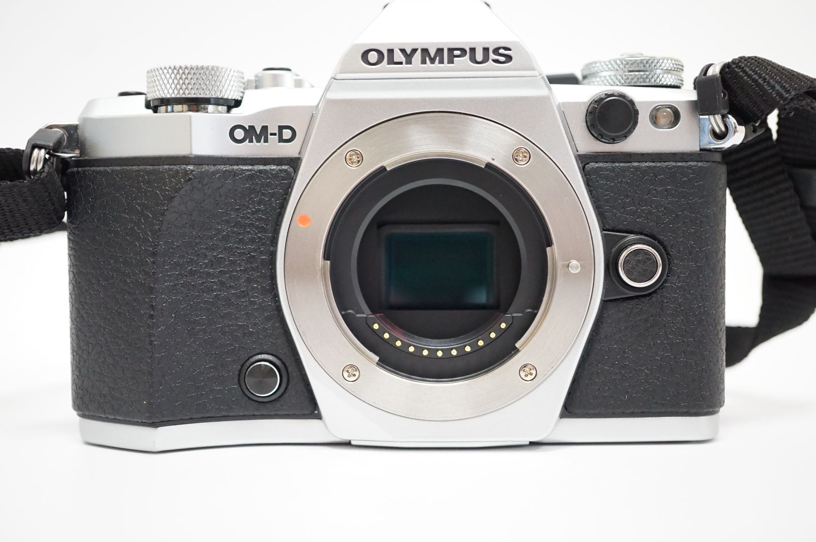 C081435)   OLYMPUS デジタル一眼 OM-D E-M5 II ボディ シルバー シ