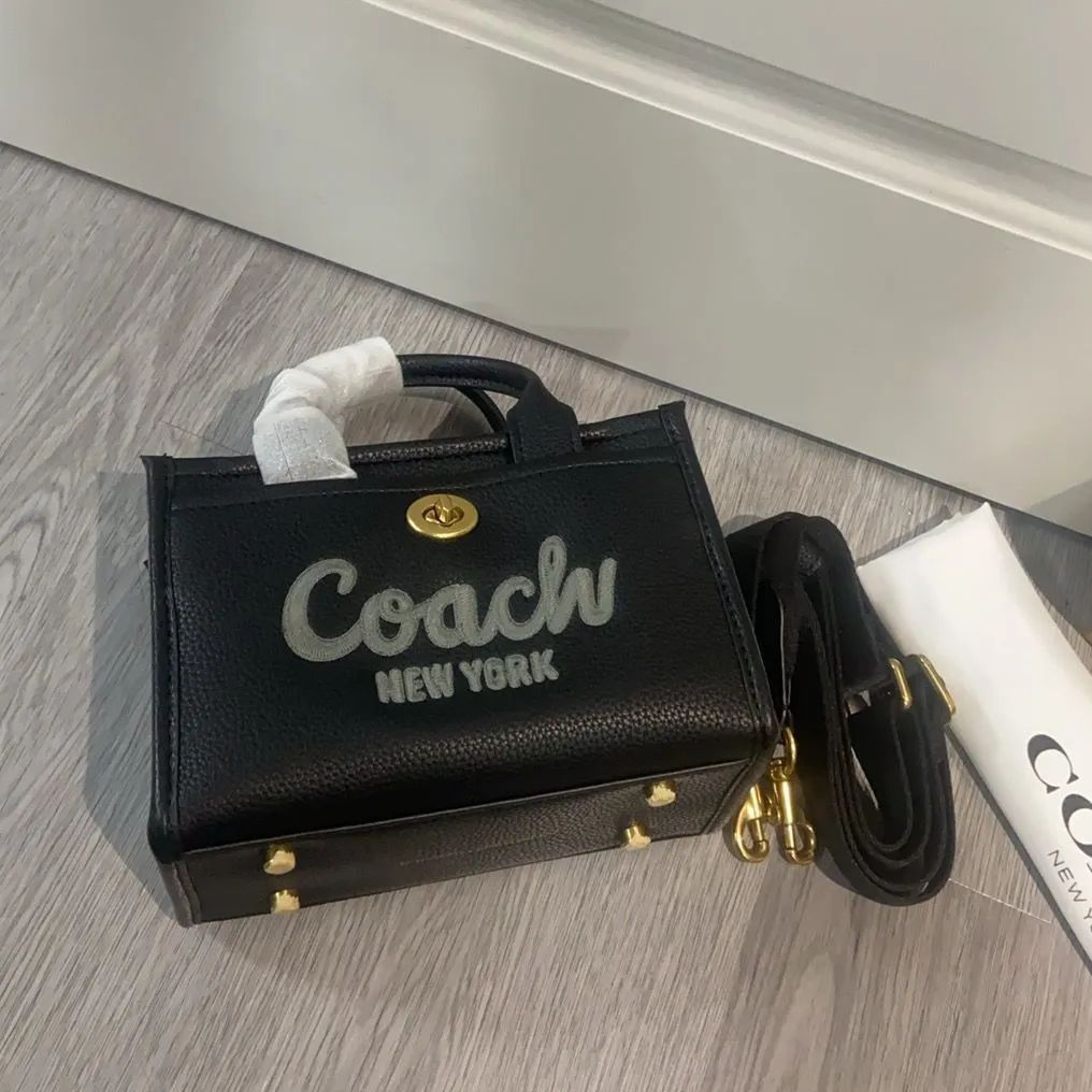 COACH コーチ カーゴ ブラック レザー トート クロスボディ