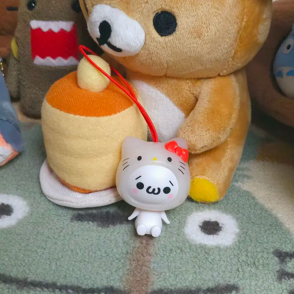 日本正規品 古典 ハローキティ カオモジ ストラップ