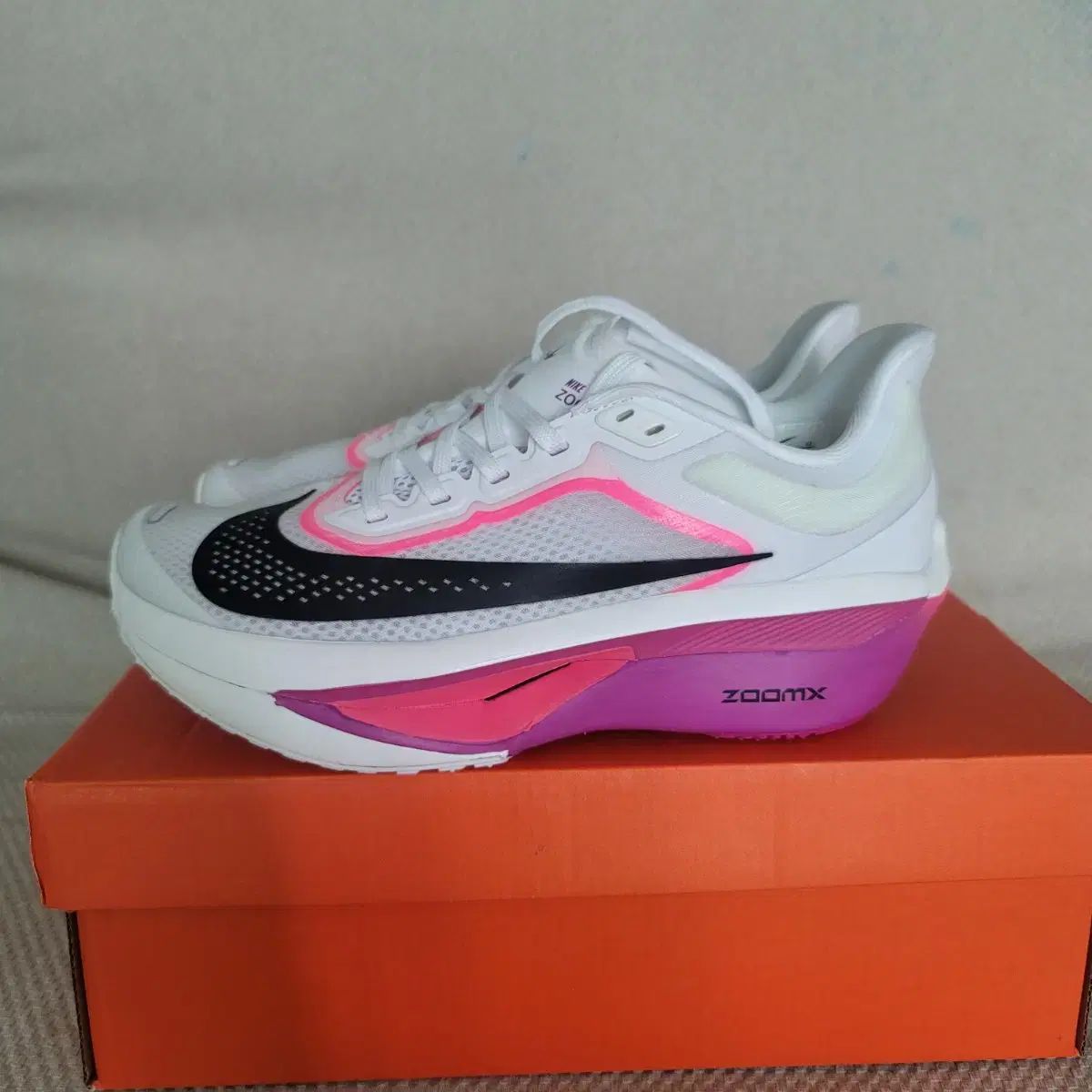 NIKE ナイキ ズーム フライ 6 235