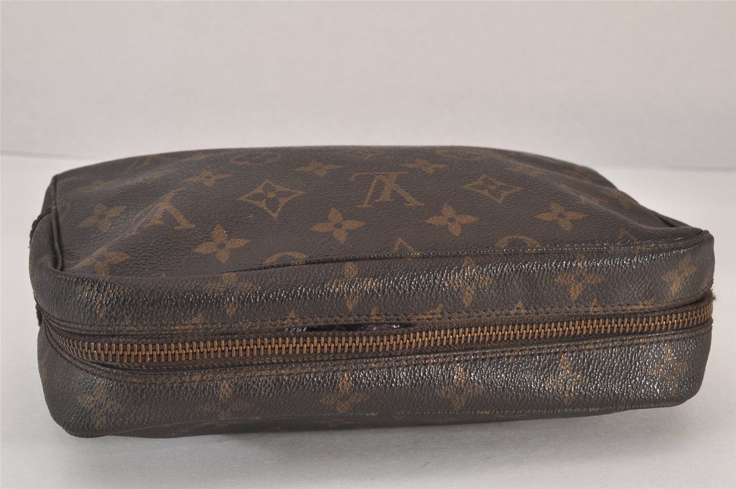 LOUIS VUITTON ルイヴィトン モノグラム トゥルース トワレット