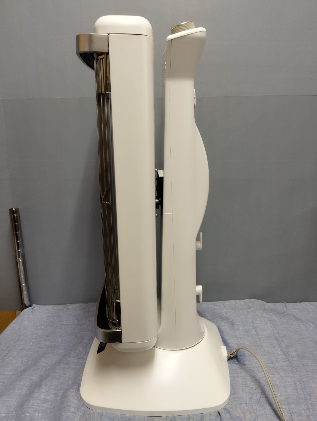 動作 済み Aladdin アラジン 遠赤外線グラファイトヒーター AEH-2G10N 2018年製 ホワイト C1060