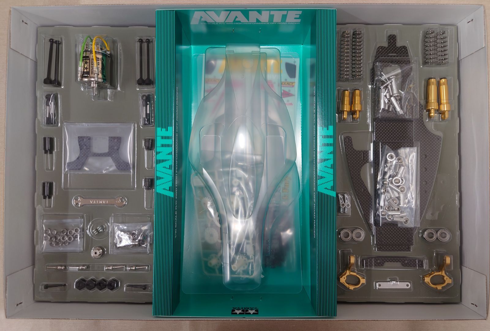 新品未組立品】タミヤ 1/10RC アバンテ (2011) ブラックスペシャル