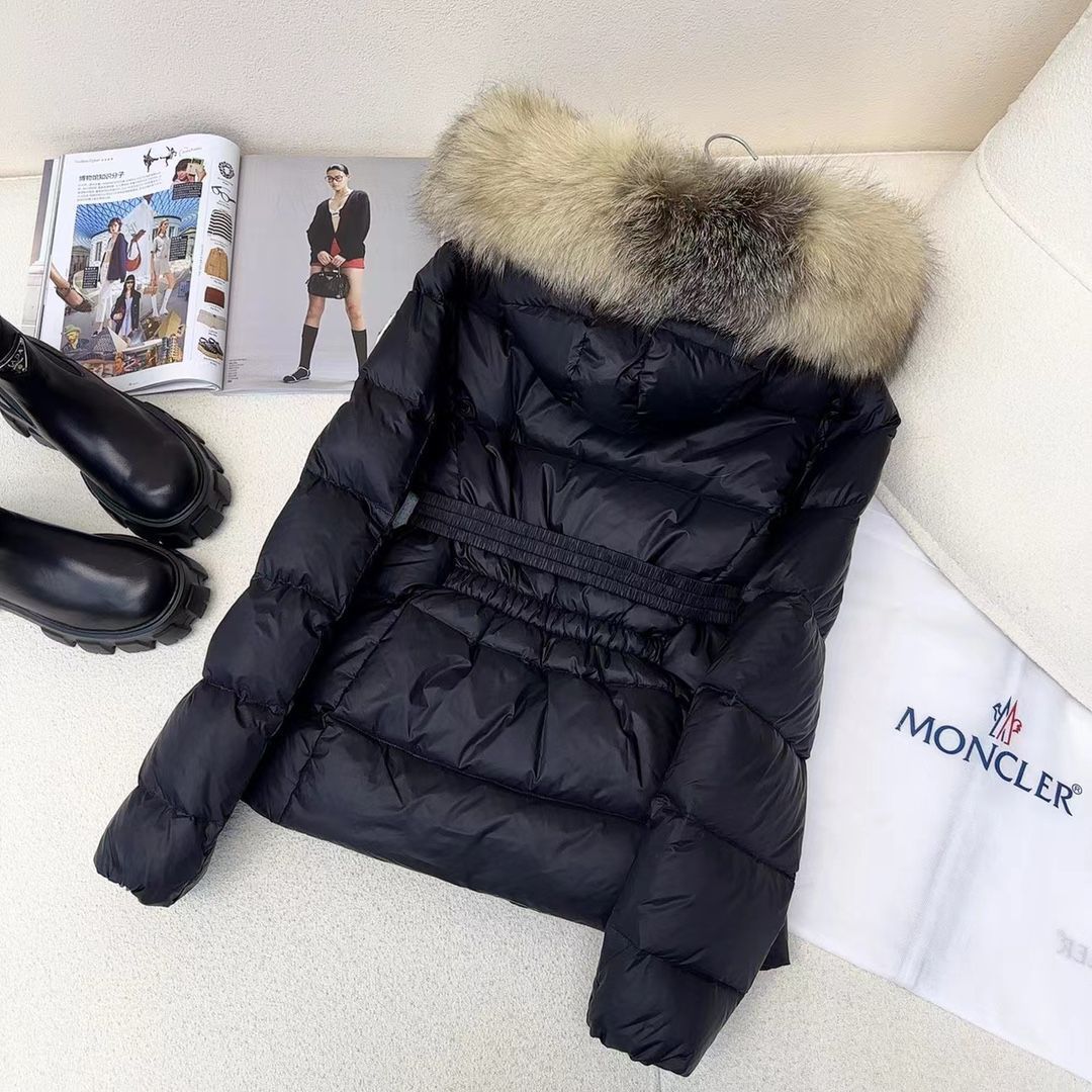 美品モンクラーMONCLER 黒 ダウンジャケット フード付き正規品サイズ2激安 MONCLER フード付きダウンジャケット ブラック - メルカリ
