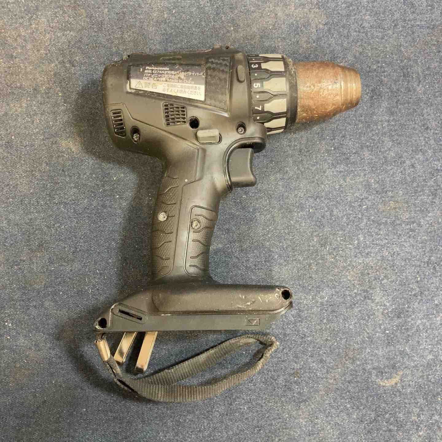 コードレスドリルドライバー