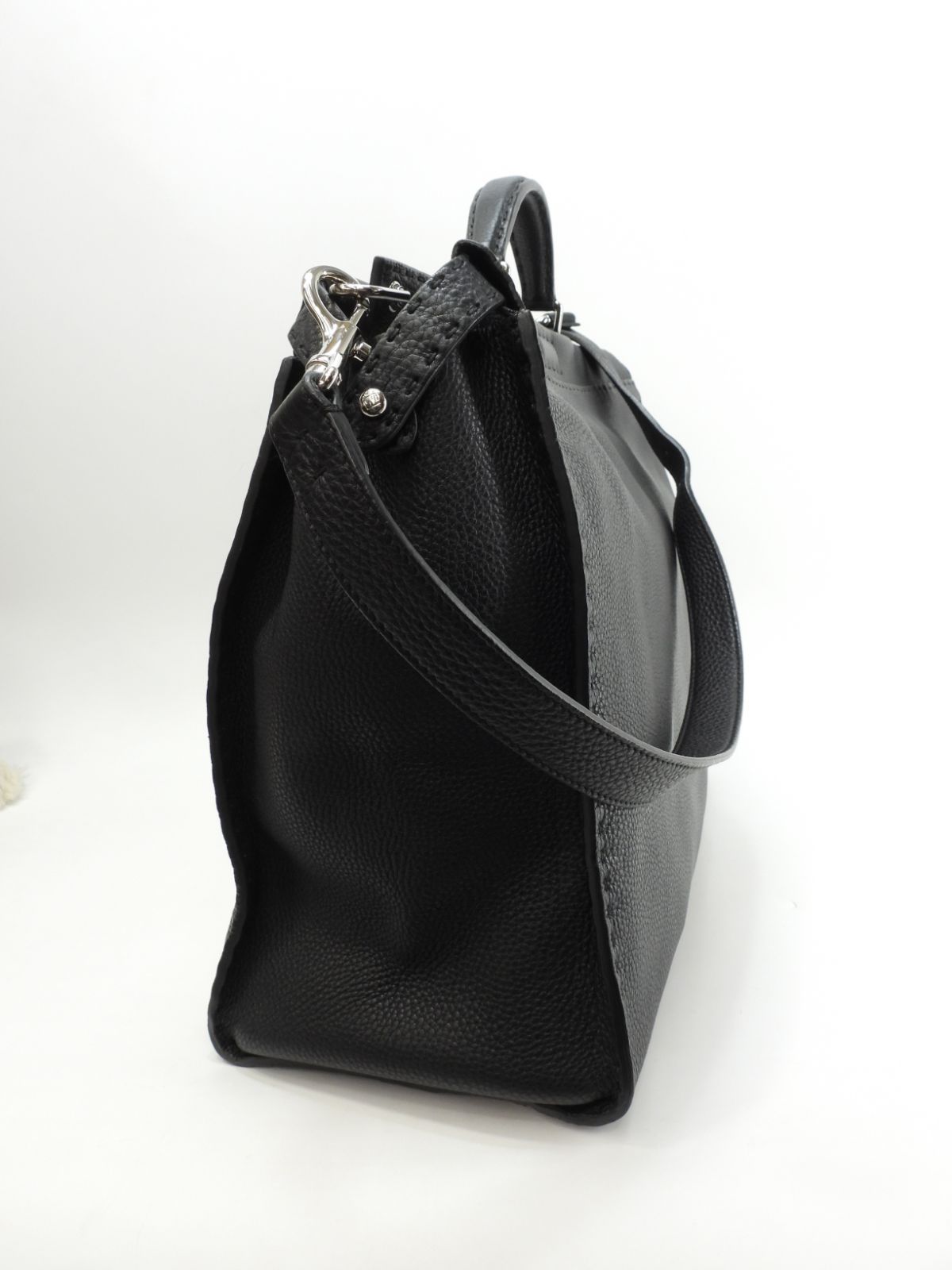 フェンディ ピーカブー大 セレリアレザー 黒 メンズハンドバッグ