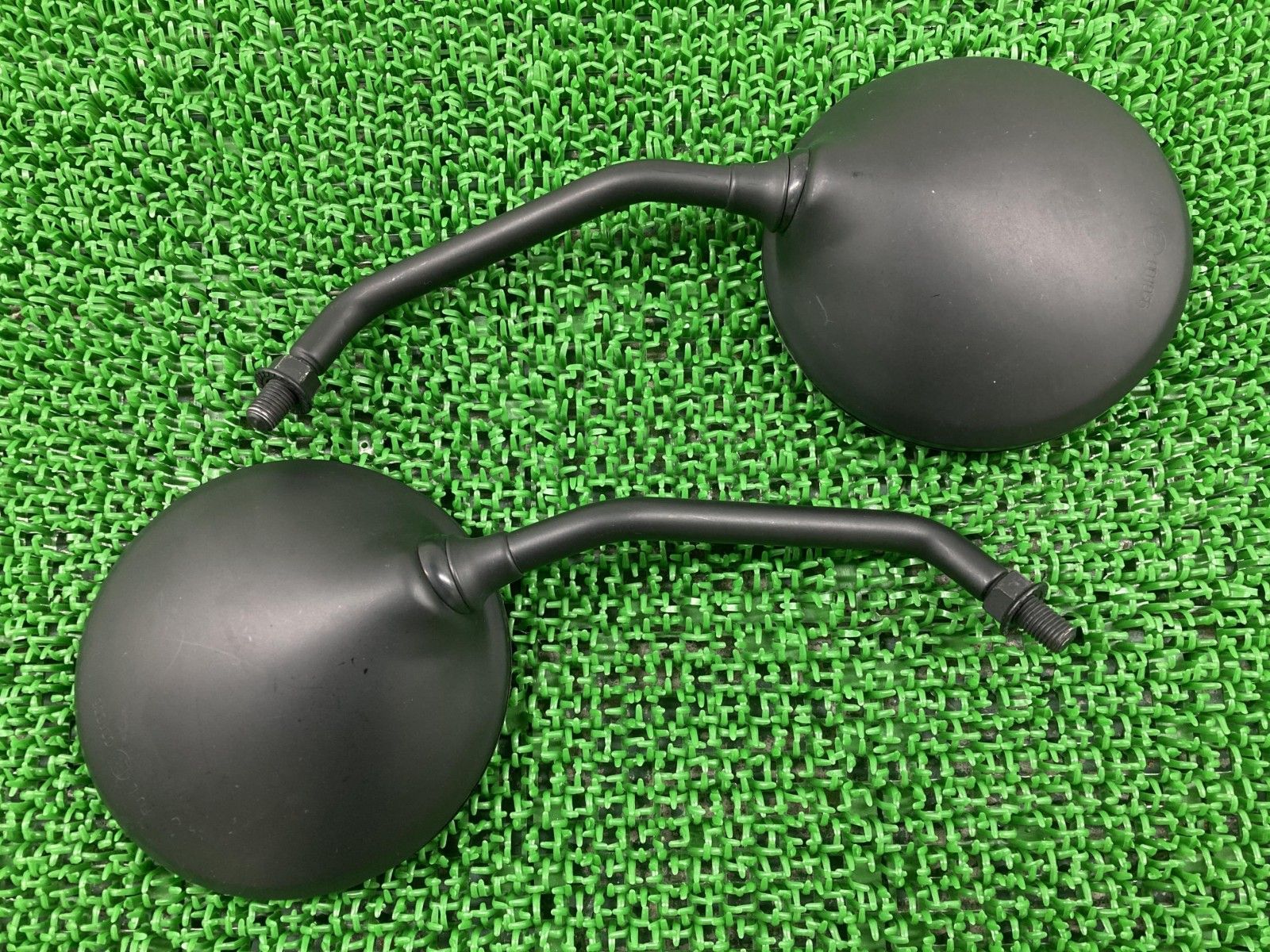 スクランブラーSIXTY2 ミラー 左右 001036 ML0KA00AAHT001 ドゥカティ 純正 バイク 部品 2017年式外し SCRAMBLER 正逆10mm コンディション良好 車検 Genuine 72