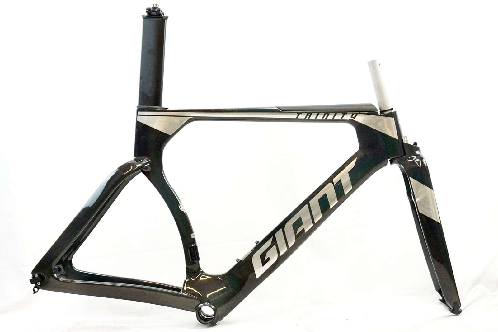 GIANT Trinity フレームセット 限定カラー ジャイアント 新型TRINITYをスラムRED完成車とフレームセット2種