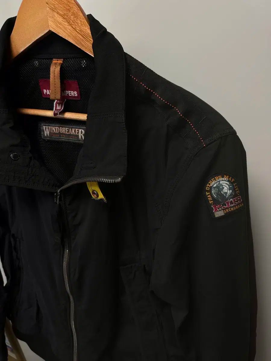 M ほぼ新品 23 年 PARAJUMPERS(パラジャンパーズ) ウインドブレーカー 
