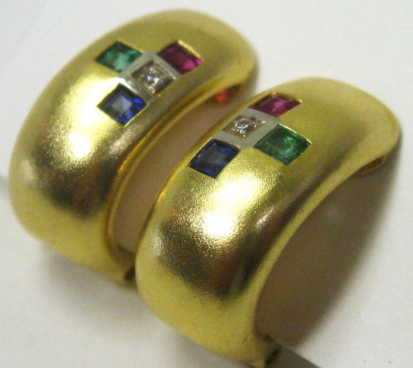 ほぼ未使用K18ピアスイヤリング兼用梨地仕上RSE0.29ctD0.01ct×2 - メルカリ