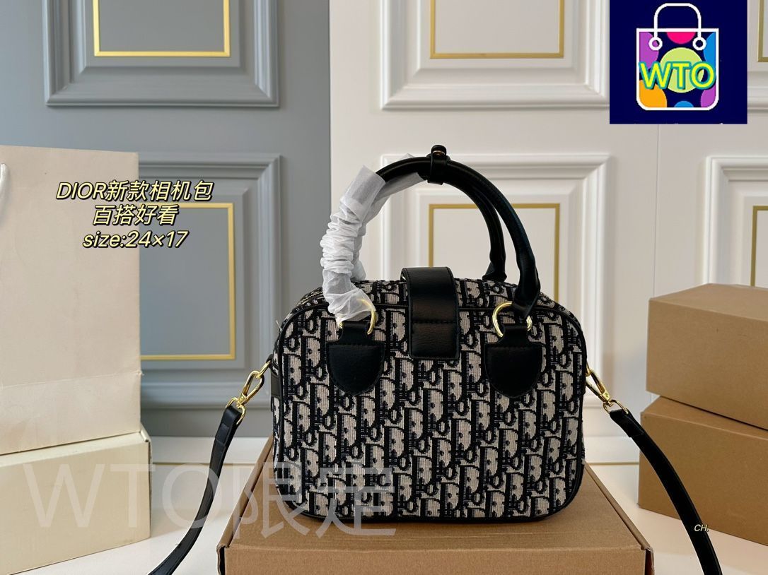 【すぐ届く！安心安全の国内配送♪】★ディオール★カメラバッグ Christian Dior ディオール ショルダーバッグ CDシグネチャー