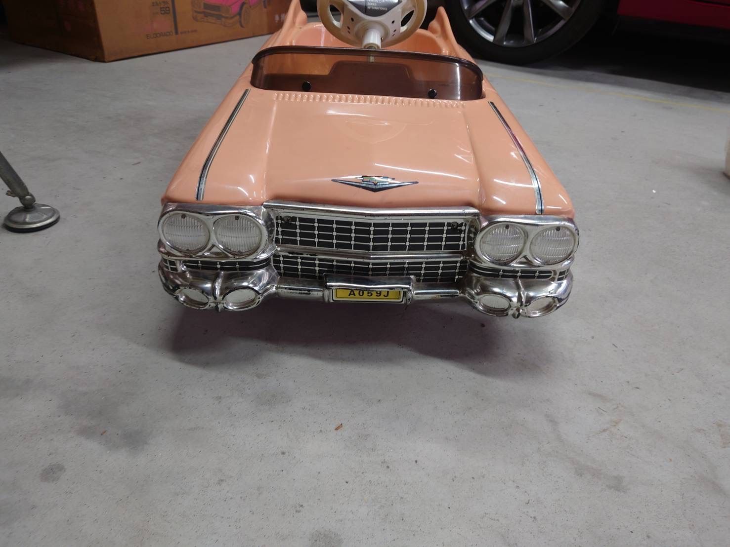 ［子供乗用車］ピンクキャデラック エルドラド　子供用