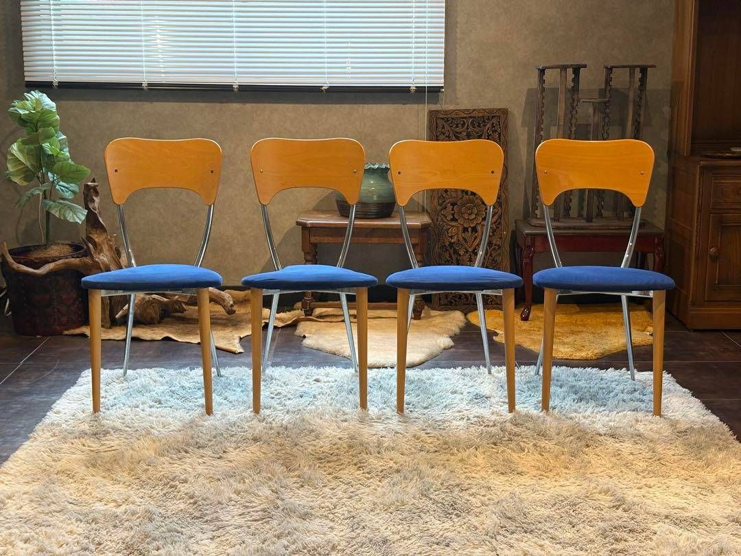 カリガリス　高級　エクステンションテーブル　アンティーク　ビンテージ　イタリア製 イタリアのCalligaris(カリガリス)社の伸長式ダイニングテーブル