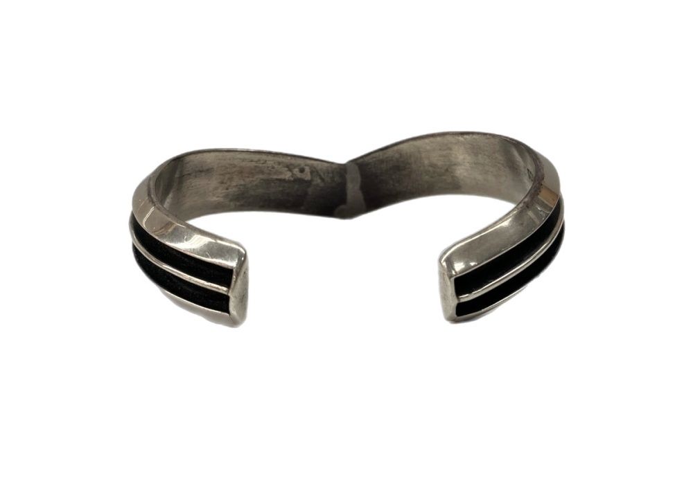 トムホーク TOM HAWK 2 LINE V SHAPED BANGLE ライン シェイプ