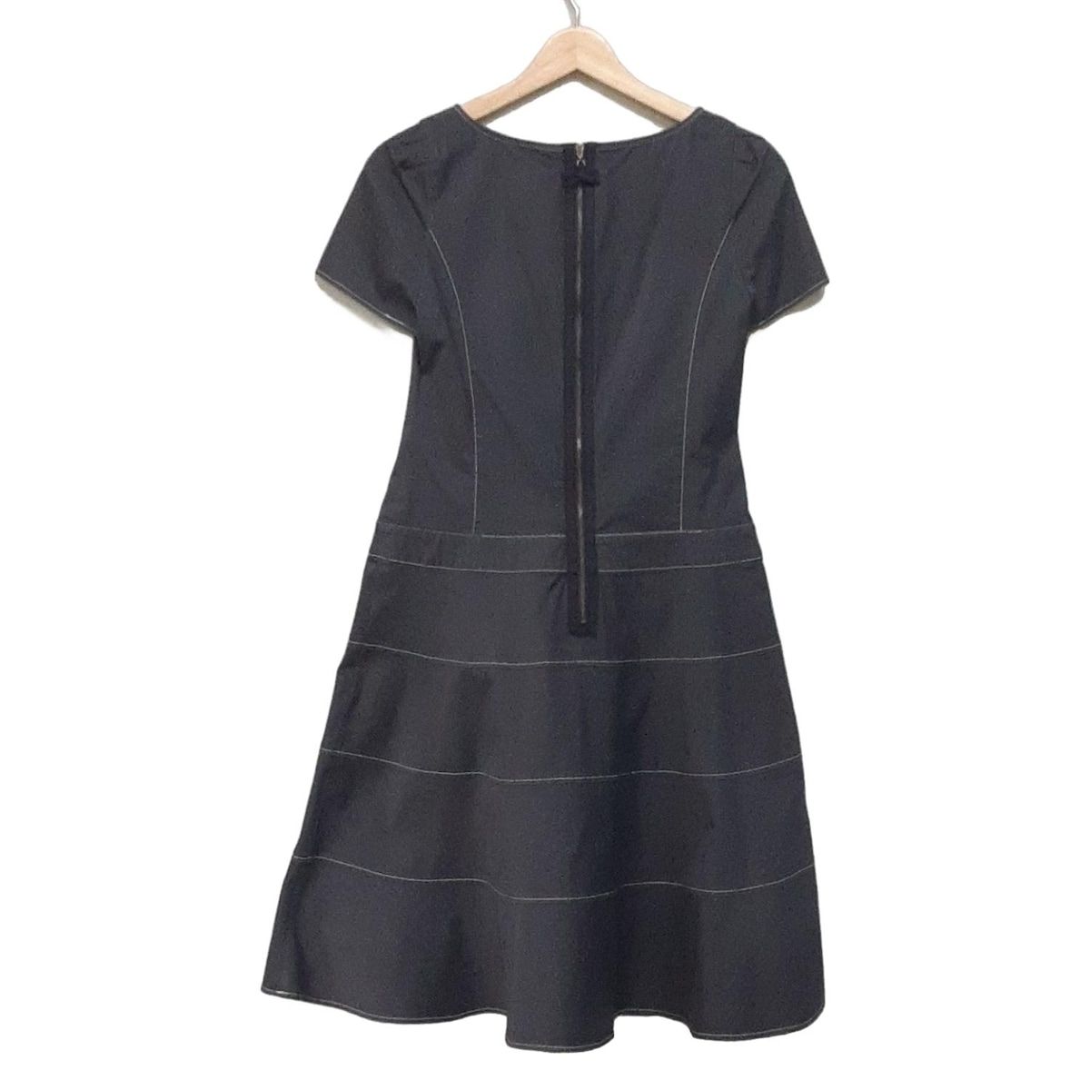 S014 トゥービーシック　ノースリーブ　ワンピース　42 TO BE CHIC(トゥービーシック) ワンピース サイズ42 L