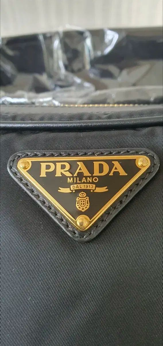 PRADA プラダ