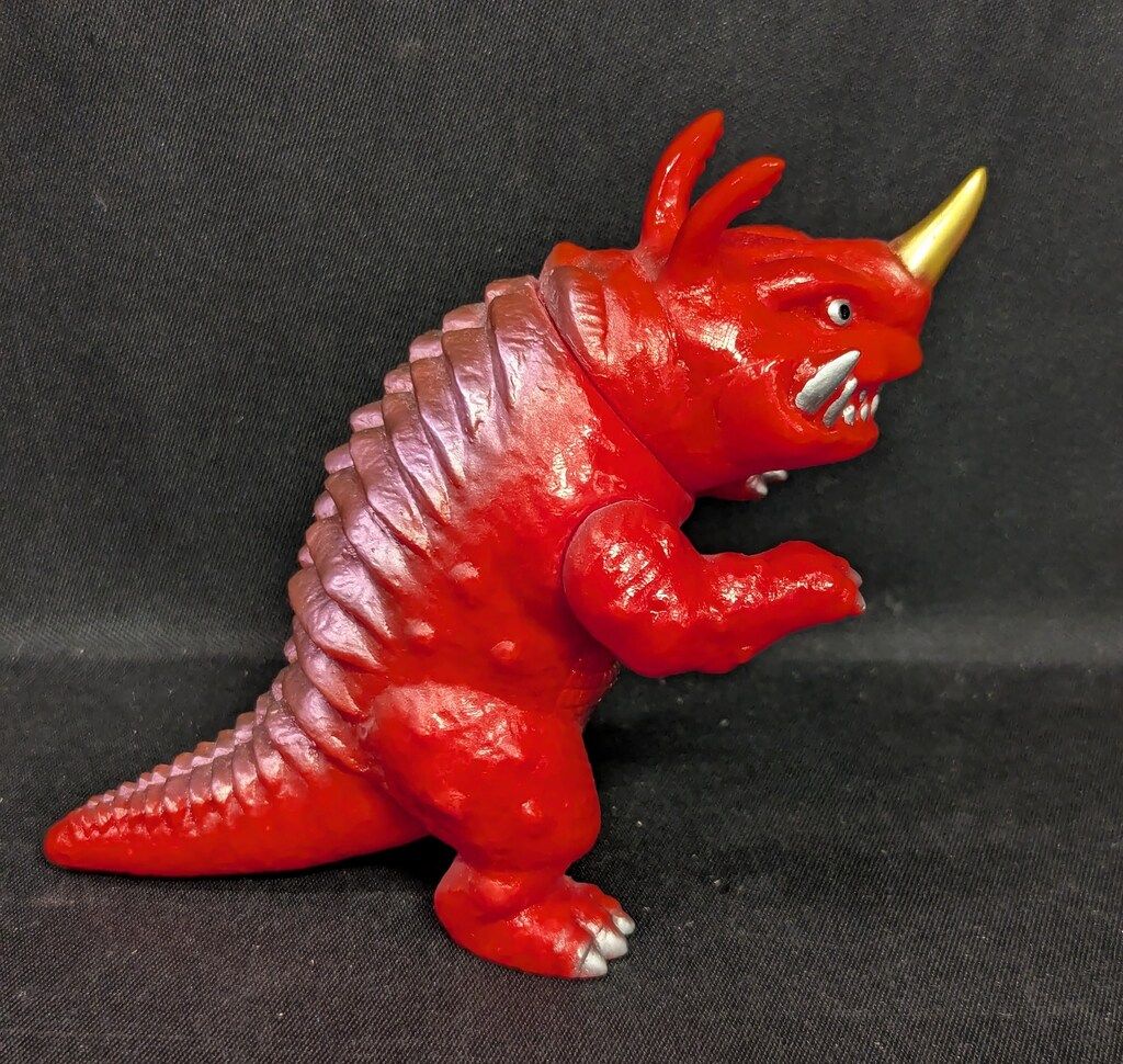 ネロンガ ソフビ 円谷怪獣総進撃 美しい 怪獣ソフビ バラゴンVSネロンガ | NCC1701のブログ