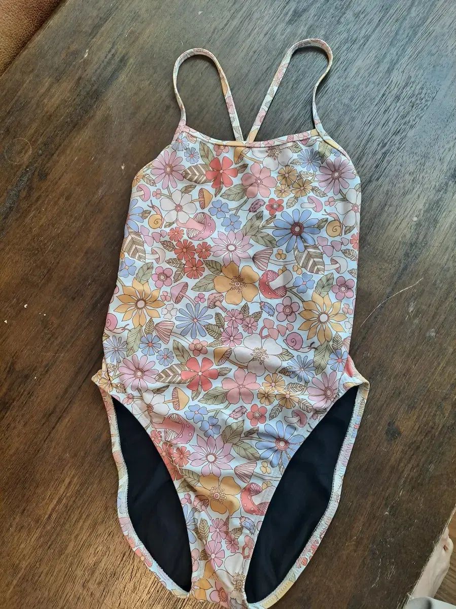 PAMEOPOSE パメオポーズ　ネイビーオレンジ ペプラム水着 2ピース PAMEO POSEのフリマアイテム一覧